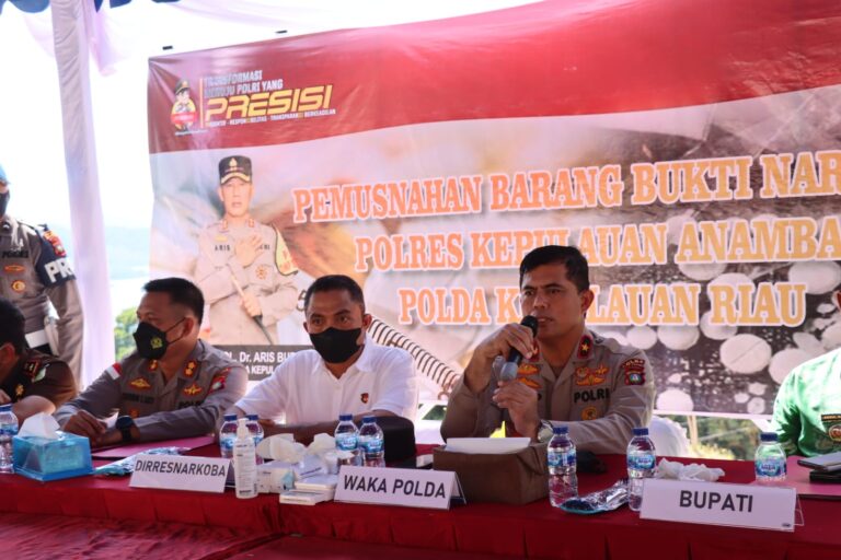 WAKAPOLDA KEPRI PIMPIN PEMUSNAHAN NARKOTIKA JENIS KOKAIN SEBERAT 48 KILOGRAM