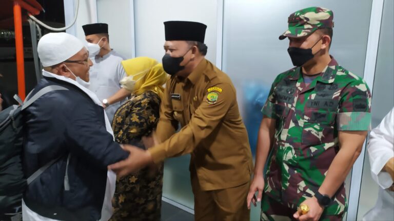 Dandim 0315/Tanjungpinang Sambut Kepulangan Jamaah Haji Asal Tanjungpinang