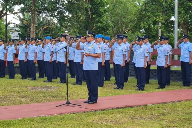 Jelang Peringatan Hari Bakti Ke 75 TNI AU Lanud Leo Wattimena Laksanakan Ziarah Ke Makam Pahlawan