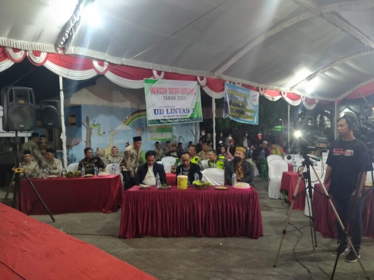 Pagelaran Kesenian Wayang Kulit Dalam Rangka Bersih Desa Kalang Kecamatan Pitu