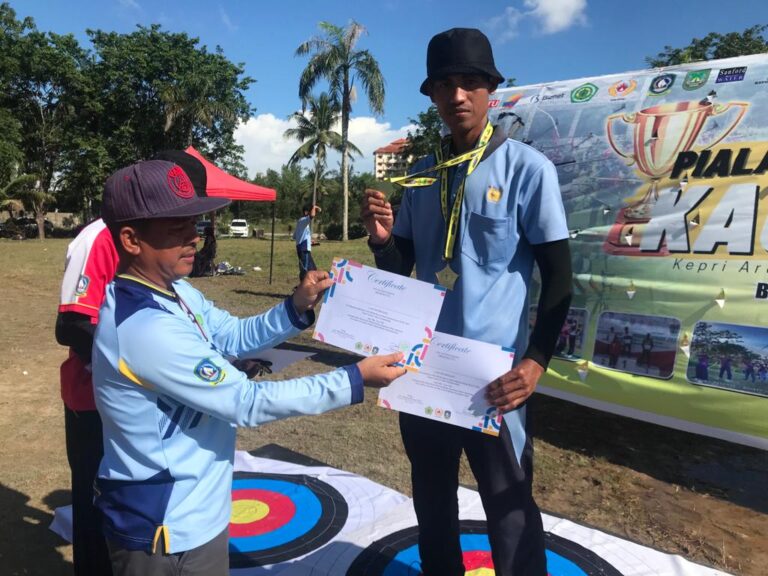 Pratu Syamsuddin Raih Dua Medali Emas Dalam Event Kepri Archery Club Championship (KACC) 2022