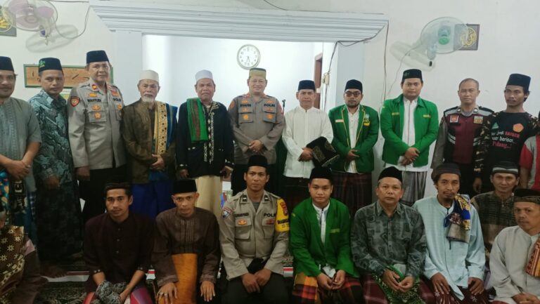 Kapolsek Kalideres Didampingi Serdik Sespimmen Polri Dikreg Ke-62 Kunjungi Masjid Jami Nurul Ibad Dalam Giat Suling Dakmas Dan Himbauan Kamtibmas
