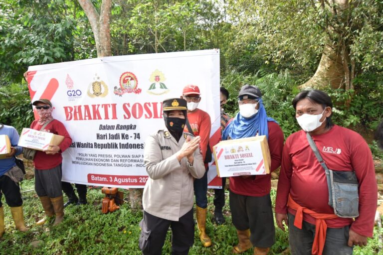 Sambut Hari Jadi Polwan Ke-74, POLDA KEPRI Gelar Bakti Sosial