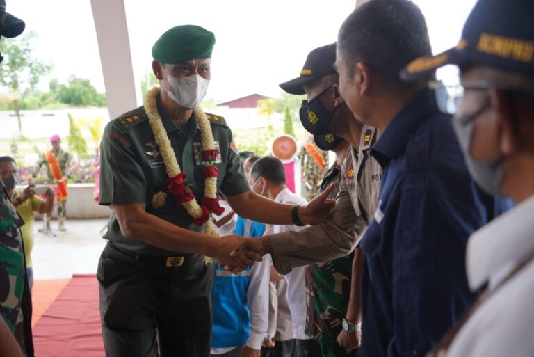 Kasdam I/BB Dampingi Aster Kasad Tandatangani PKS Antara DJBC Dan TNI AD