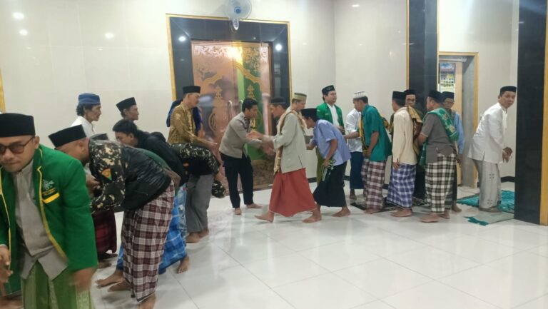 Safari Sholat Subuh Berjamaah, Kapolsek Kalideres AKP Syafri Wasdar Sampaikan Pesan Kamtibmas