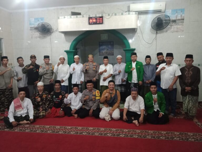 Kapolsek Kalideres AKP Syafri Wasdar Terus Gencarkan Safari Sholat Subuh Keliling Berjamaah (Suling Dakmas)
