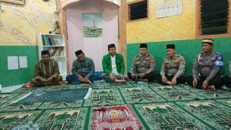 Giat Suling Dakmas, Kapolsek Kalideres AKP Syafri Wasdar Beserta Jajaran Polsek Kalideres Kunjungi Musholla Al Taqwa