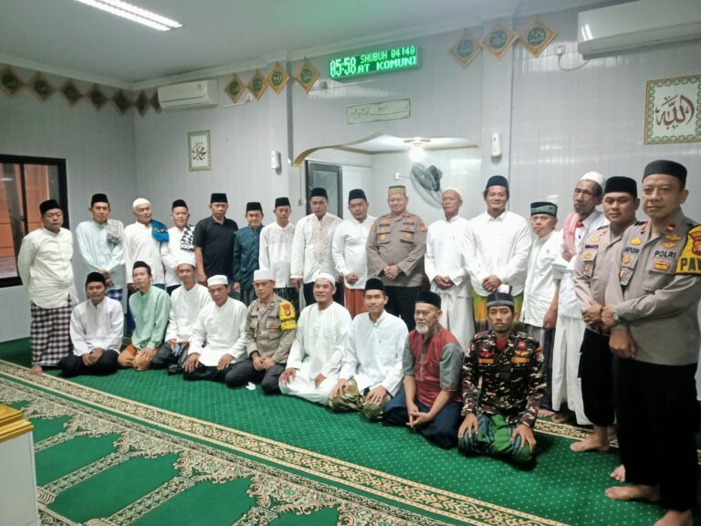 Semangat Gencarkan Safari Sholat Subuh Berjamaah (SULING DAKMAS), Kapolsek Kalideres Sampaikan Pesan Kamtibmas