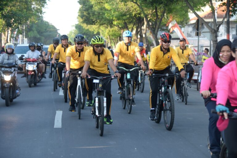 Sambut HUT Polwan Ke 74,Polres Madiun Kota Gelar Olahraga Bersama