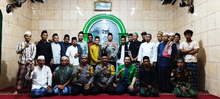 Kapolsek Kalideres AKP Syafri Wasdar Sampaikan Pesan Kamtibmas Saat Giat Suling Dakmas di Musholla Nurul Hidayah