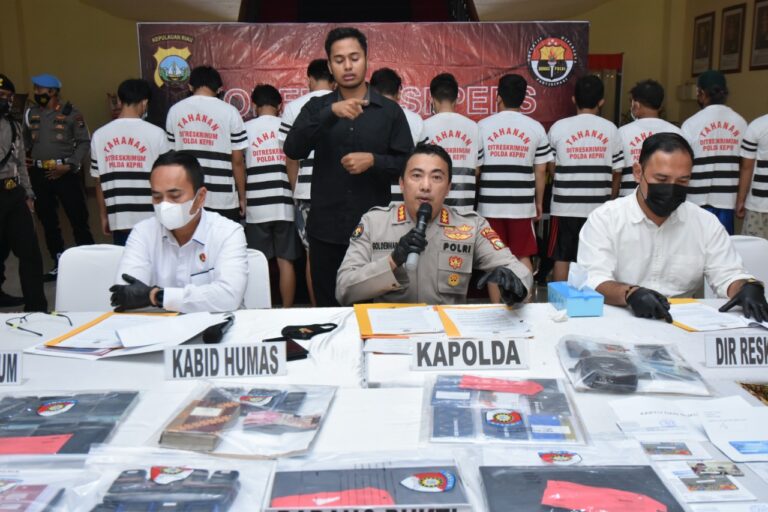 DITRESKRIMUM POLDA KEPRI UNGKAP 3 KASUS JUDI ONLINE DAN KONVENSIONAL