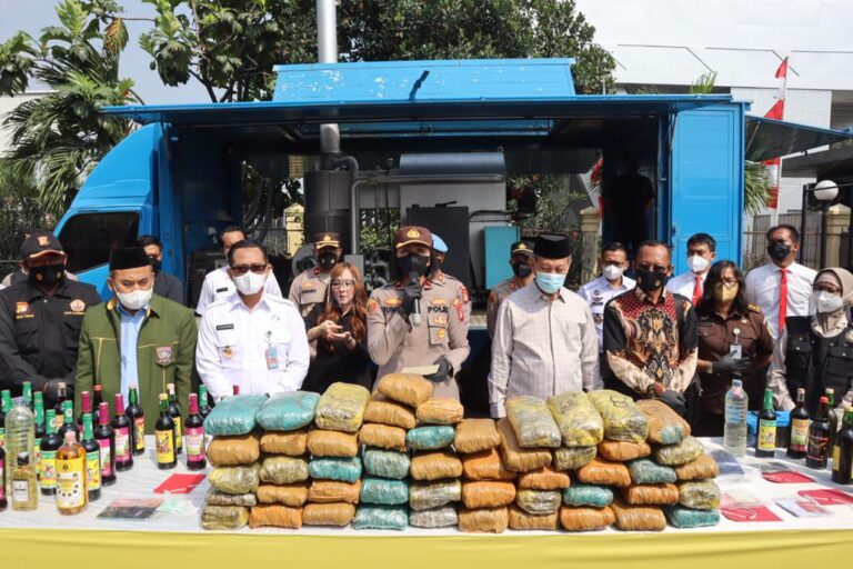 Polres Pelabuhan Tanjung Priok Barhasil Ungkap Berbagai Kasus dan Pemusnahan Barang Bukti