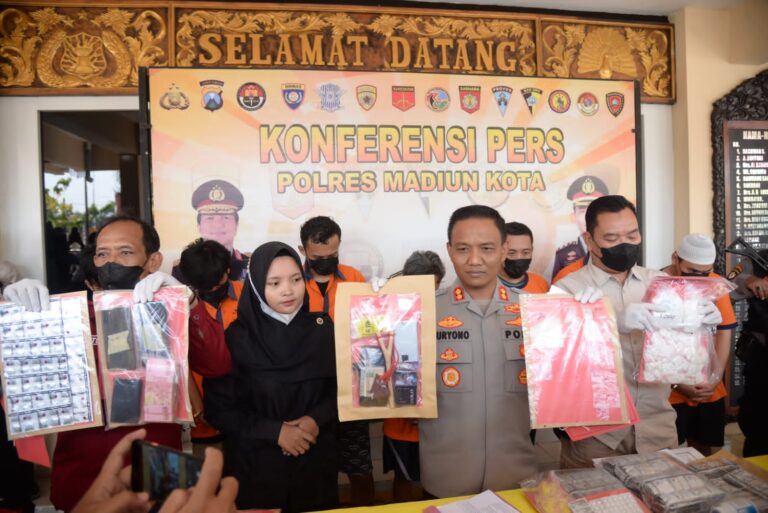 9 Pengedar Narkoba berikut Sabu 56,36 Gram dan Ganja 1,02 Gram Berhasil Ditangkap Satnarkoba Polres Madiun Kota