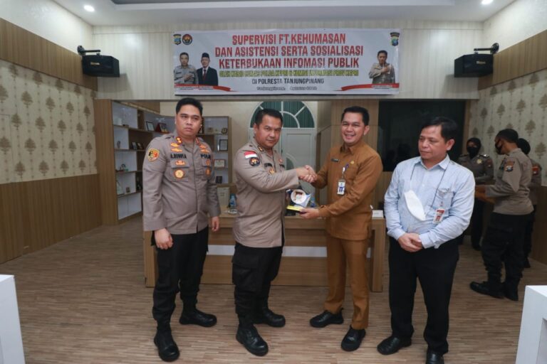 BIDHUMAS POLDA KEPRI SUPERVISI DAN ASISTENSI FT. KEHUMASAN DAN SOSIALISASI KETERBUKAAN INFORMASI PUBLIK DI POLRESTA TANJUNG PINANG