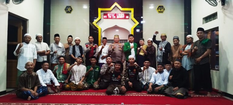 Giat Program SULING DAKMAS, Kapolsek Kalideres Sampaikan Pesan Kamtibmas Serta Mempererat Silaturahmi