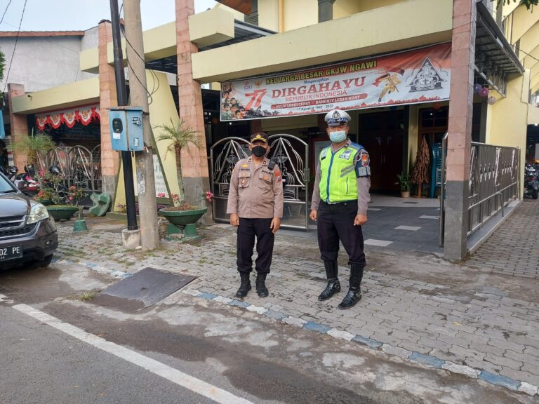 Kapolres Ngawi Terjunkan Personel Dalam Pengawasan, Pengendalian dan Pengamanan Gereja
