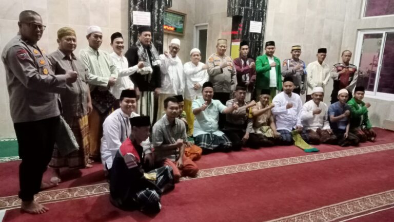 Safari Sholat Subuh Keliling (Suling Dakmas), Kapolsek Kalideres Beserta Jajaran Kunjungi Musholla Nurul Rohman