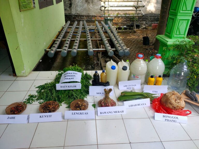 Polsek Kedunggalar Dampingi Pelatihan Pembuatan MOL dan POC Oleh BPP