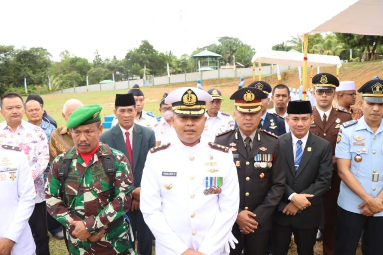 Dabo Singkep Pimpin Langsung Upacara HUT Ke-77 TNI Di Mako Lanal Dabo Singkep