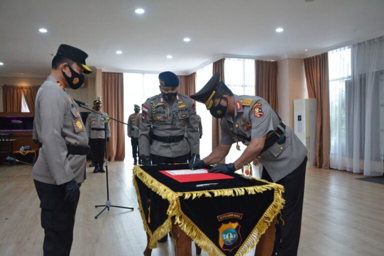 PENYERAHAN JABATAN WAKAPOLDA KEPRI DAN RAMAH TAMAH PENGANTAR TUGAS WAKAPOLDA KEPRI