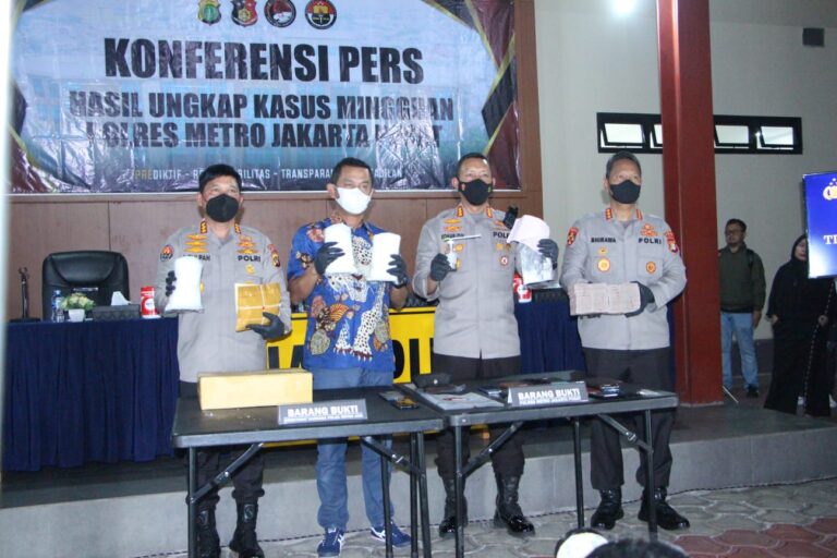 Polda Metro Jaya Ungkap Kasus Peredaran Narkotika Yang Melibatkan Irjen TM