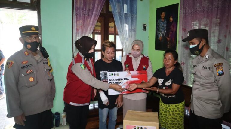 Biddokes Polda Jatim Gelar Self Healing Trauma Untuk Korban Kanjuruhan di Blitar – Jawa Timur