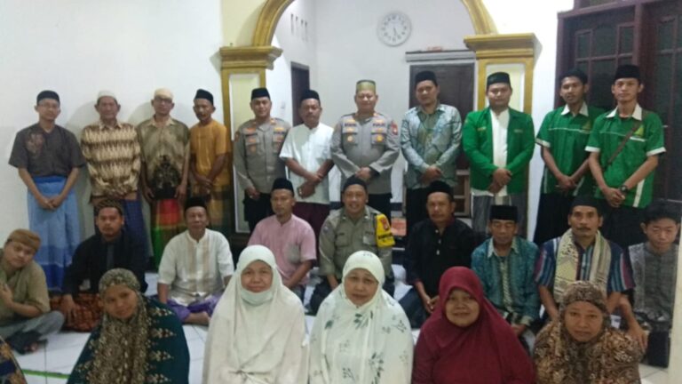 Pererat Hubungan Polri dan Masyarakat, Kapolsek Kalideres Rutinkan Giat Sholat Subuh Berjamaah