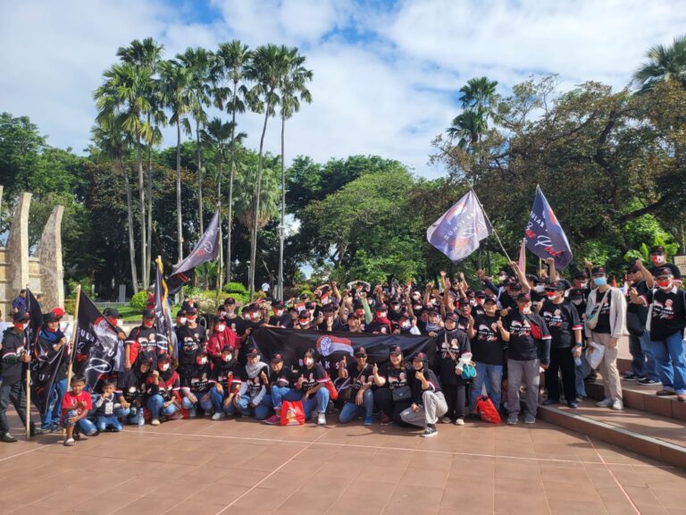 Relawan Bulaksumur Gas Poll ikut Meramaikan acara Sumpah Relawan di Tugu Proklamasi tanggal 28 Oktober 2022