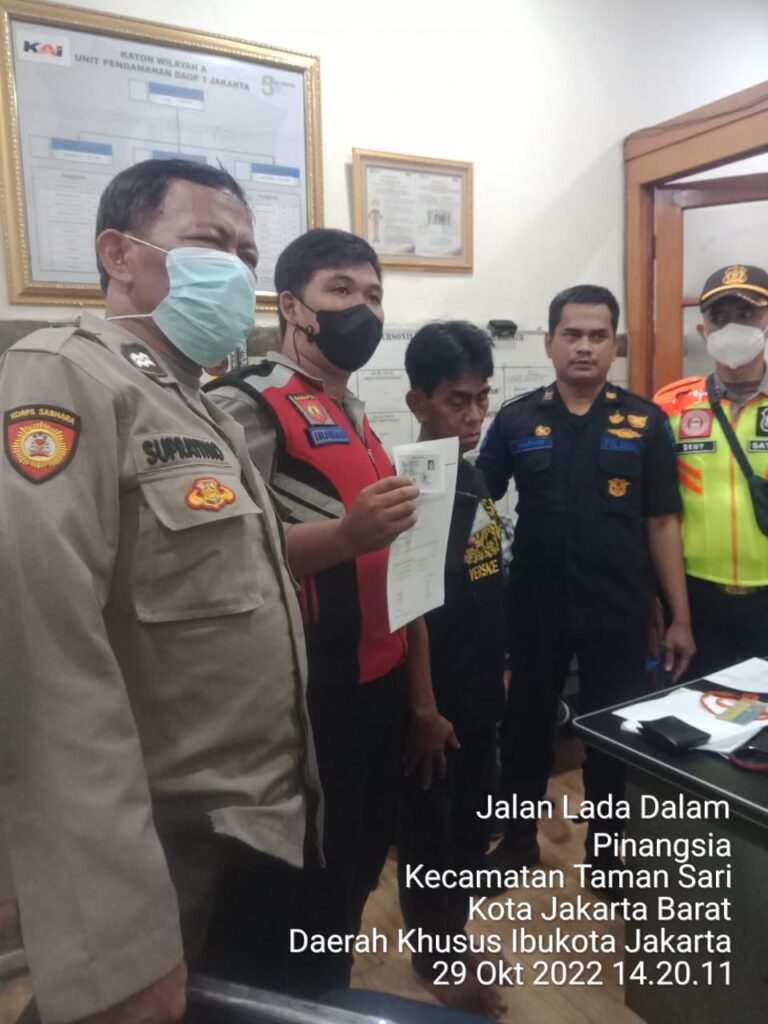 Polsek Metro Tamansari Amankan Copet Di Stasiun Jakarta Kota