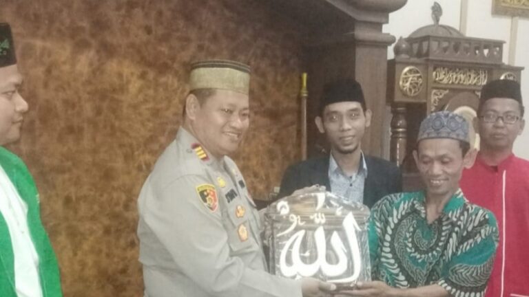 Suling Dakmas di Masjid Jami’ Annajiyah, Kapolsek Kalideres: Mari Menjaga Wilayah Kalideres yang Kondusif
