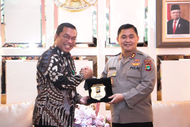 Kapolda Metro Jaya Menerima Kunjungan dari Dirut PT. Transportasi Jakarta