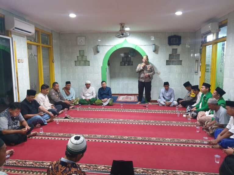 Kapolsek Kalideres Himbau Kamtibmas Dalam Giat Suling Dakmas di Musholla Nurul Mutaqin