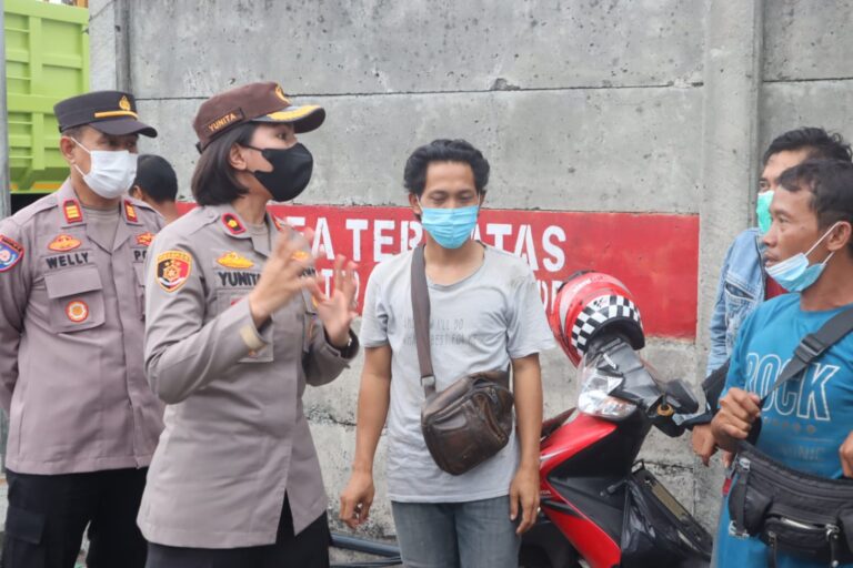 Selain Mudahkan Pelayanan Pengaduan Lewat Online Kepada Masyarakat, Polres Pelabuhan Tanjung Priok Laksanakan Giat “Jumat Curhat”