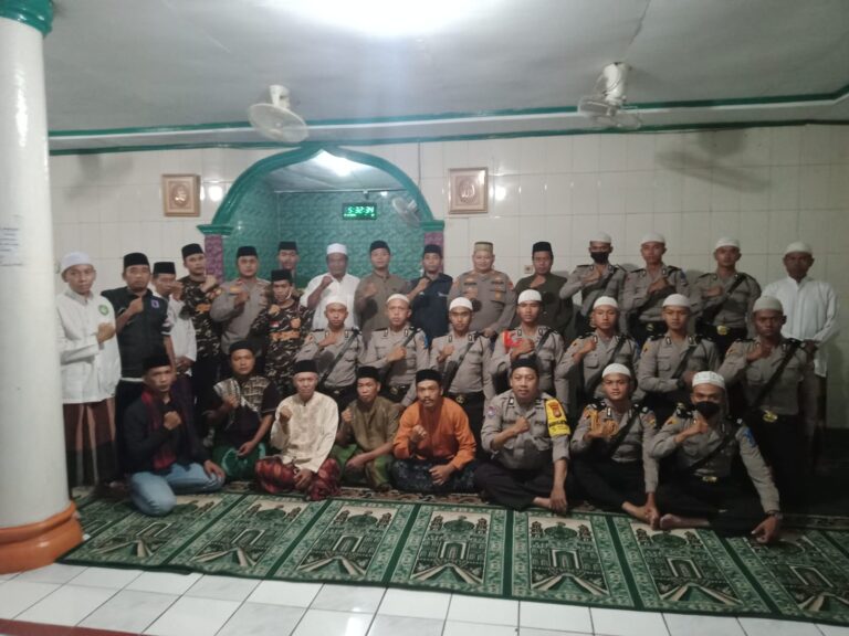 Kapolsek Kalideres Pimpin ‘Curhat Subuh’ di Masjid Jami Nurul Idiyah