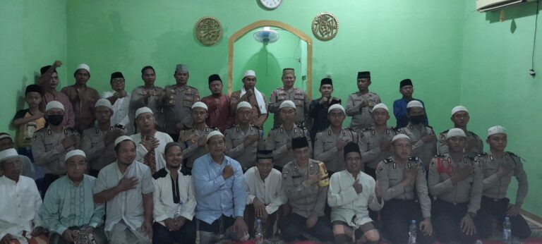 Kapolsek Kalideres Pimpin Giat Safari Sholat Subuh Berjamaah di Musholla Al Hidayah