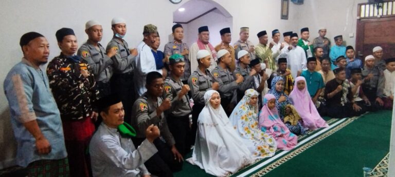 Kapolsek Kalideres Pimpin Giat Safari Sholat Subuh Berjamaah di Musholla Al Hidayah