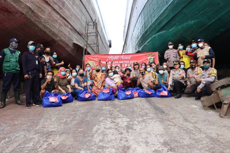HUT ke 73 Polda Metro Jaya, Polres Pelabuhan Tj Priok Gelar Baksos