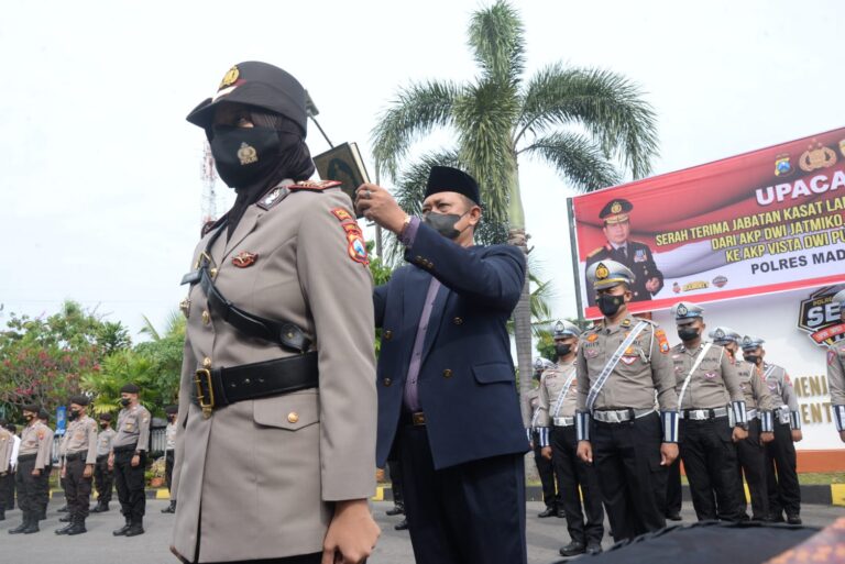 Kapolres Pimpin Sertijab Kasat Lantas Polres Madiun Kota