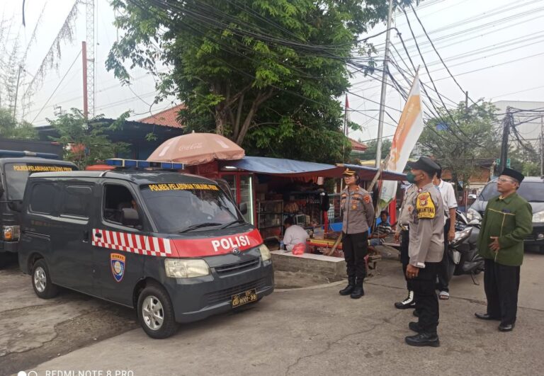Kapolsek Sunda Kelapa Lepas Pokdar Kamtibmas Distribusikan Bantuan Peduli Gempa Cianjur