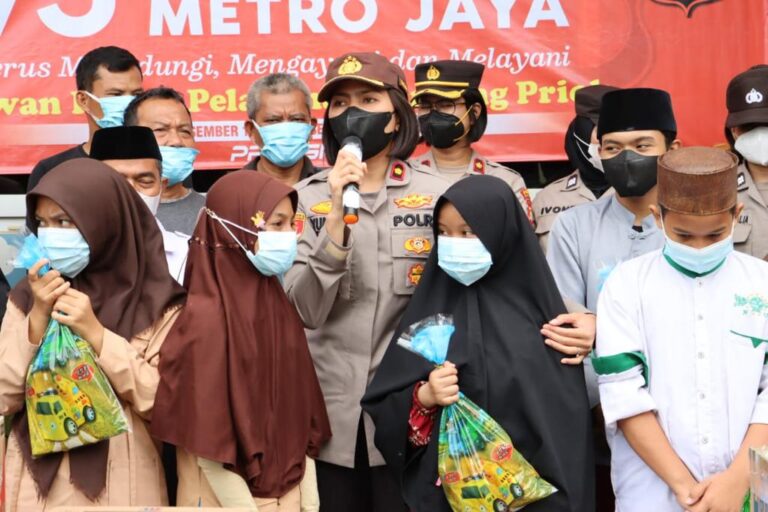 HUT Polda Metro Jaya Ke-73, Polwan Polres Pelabuhan TJ Bagikan Paket Sembako