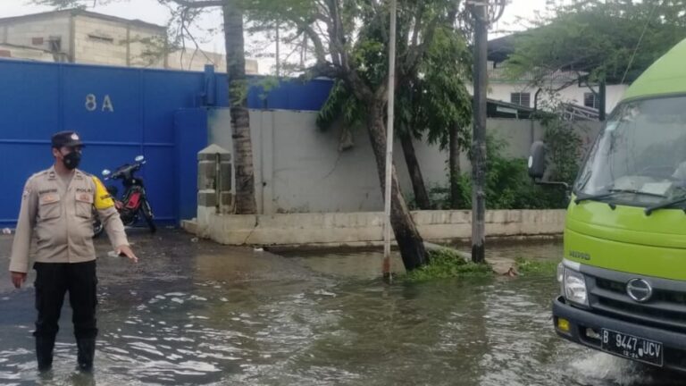 Kemacetan di Kamal, Polsek Kalideres Respon Cepat Pengaduan Serta Keluhan Masyarakat