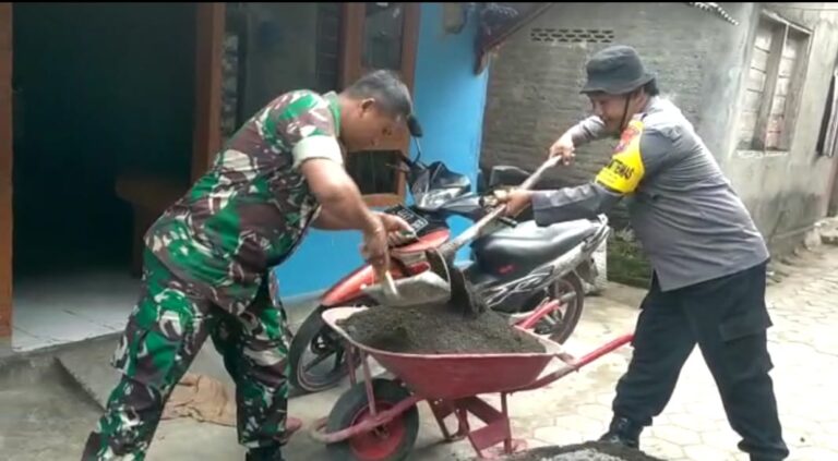 Pak Bhabin Bantu Warga Rehab RTLH