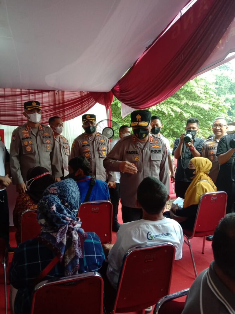 Polda Metro Jaya Adakan Bhakti Kesehatan Untuk Warga Slum Area Cilandak