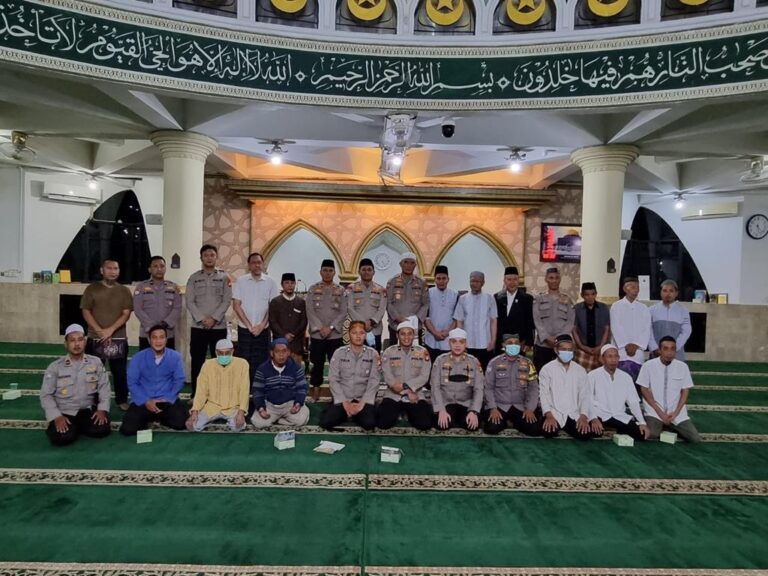 Cooling System, Dirbinmas PMJ Pimpin Penyerahan Bantuan Sembako dan Alquran dari Kapolda Metro Jaya