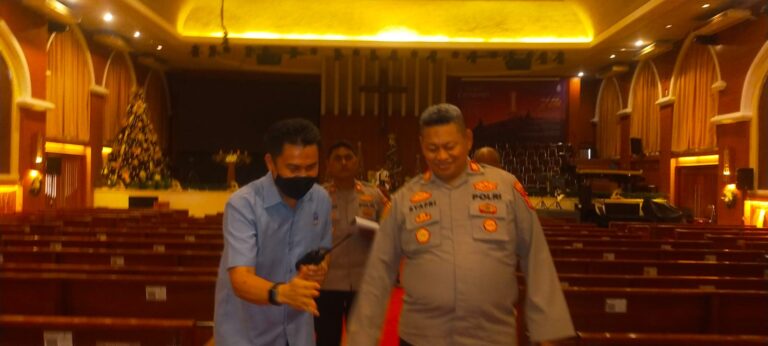Polsek Kalideres Cek Kesiapan Perayaan Natal di Gereja GKY Jakbar
