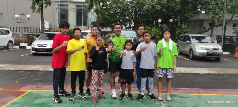 Danrem 051/Wkt Beri Motivasi Kepada Atlit Renang Junior