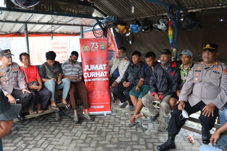 Polres Pelabuhan Tj Priok Gelar Jumat Curhat dan Bagikan 25 Paket Bansos