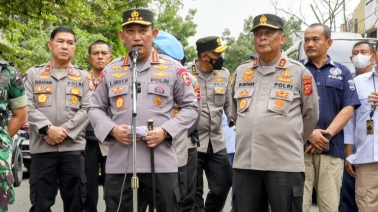 Kapolri Instruksikan Usut Tuntas Bom Bunuh Diri Polsek Astana Anyar