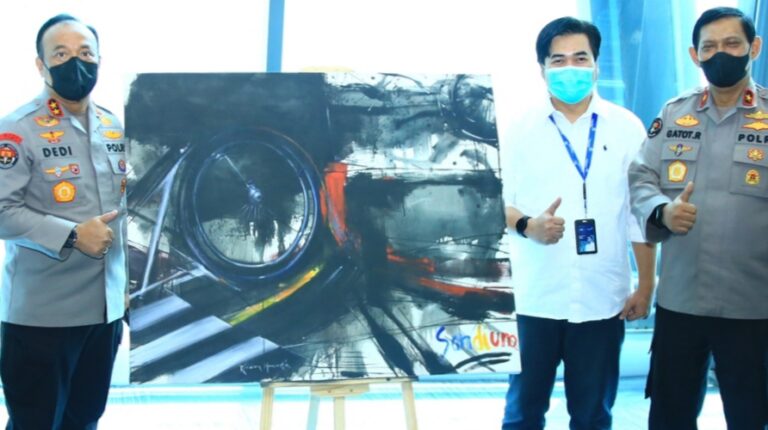 Polri Pamerkan Lukisan Para Difabel di Bandara Soetta