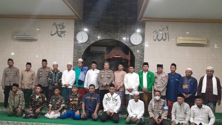Kapolsek Kalideres Gencarkan Giat Suling Dakmas dan Berikan Imbauan Khamtibmas di Masjid Jami Nurul Imam